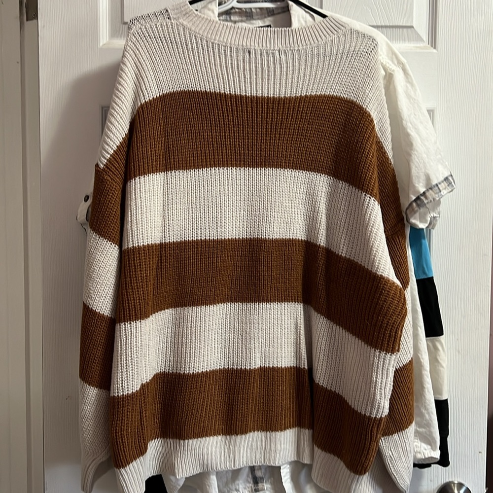 Sweater - Picture 3 of 3